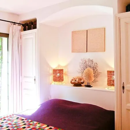Tropezian Arty House