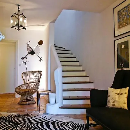 Tropezian Arty House *