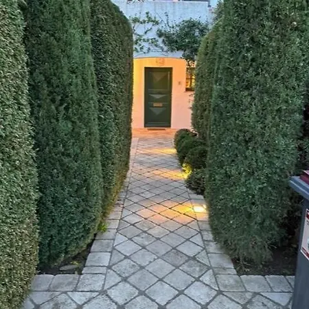 Tropezian Arty House Апартаменти *