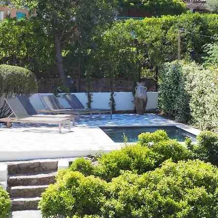 Апартаменти Tropezian Arty House
